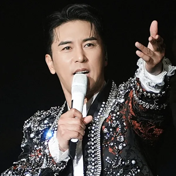 Popular photo full of fans’ love for Jang Minho