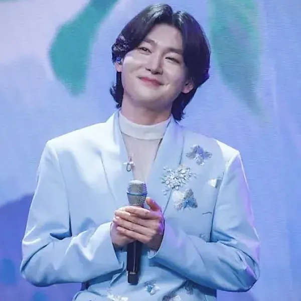 Popular photo full of fans’ love for Kim Yongbin
