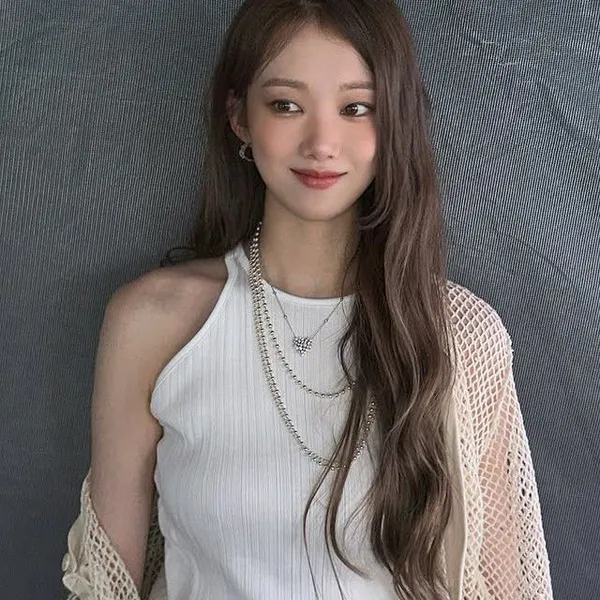Popular photo full of fans’ love for Lee Sungkyung