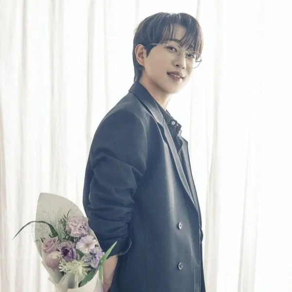 The most loved look of An Sunghoon today
