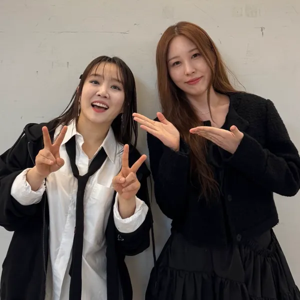 Popular photo full of fans’ love for Younha