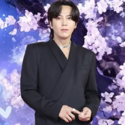 The most loved look of Jang Geunsuk today