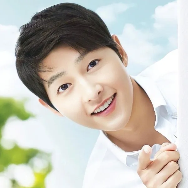 Popular photo full of fans’ love for Song Joongki