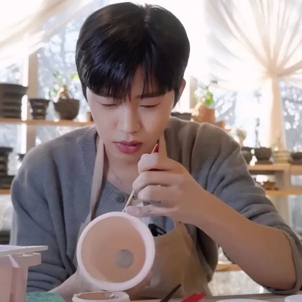 Popular photo full of fans’ love for Lim Youngwoong