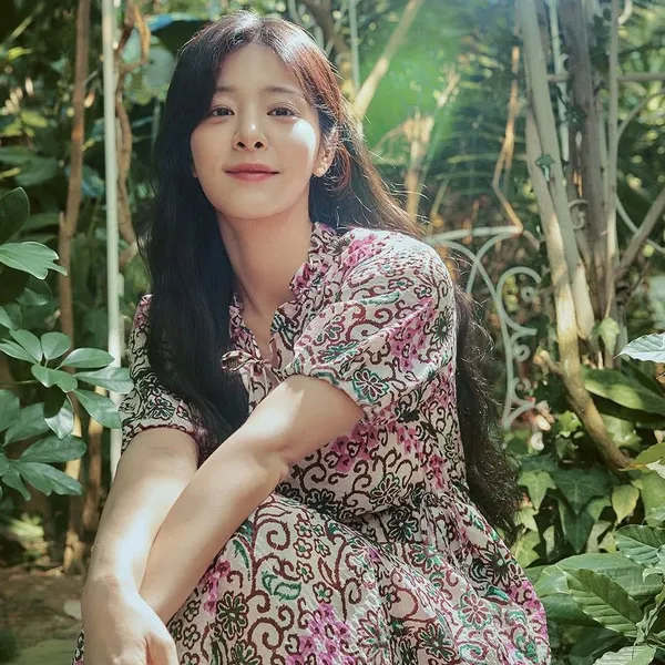The most loved look of Seol Inah today