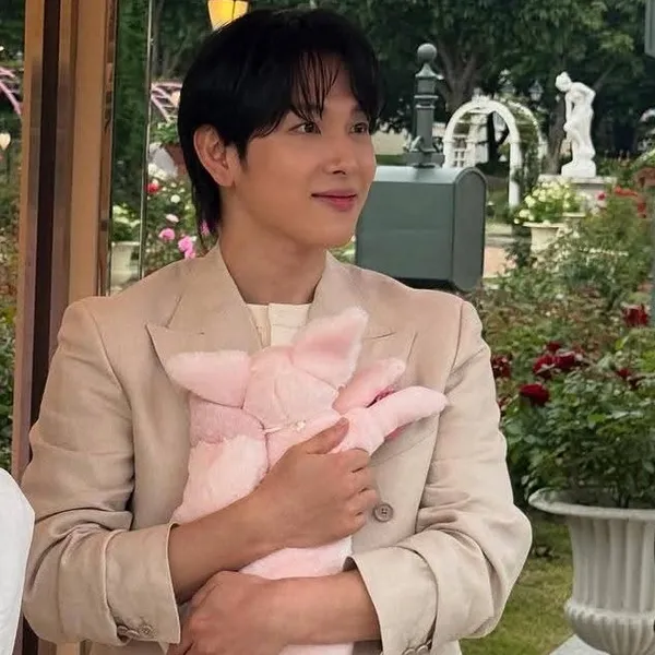 Popular photo full of fans’ love for Lim Siwan