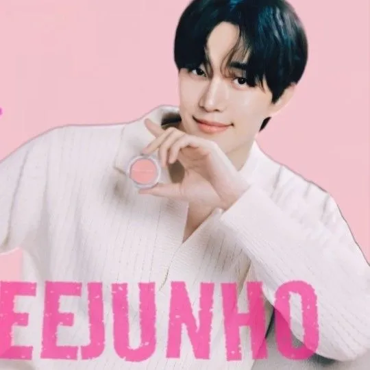 Popular photo full of fans’ love for Lee Junho