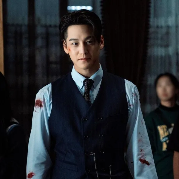 Popular photo full of fans’ love for Kim Bum