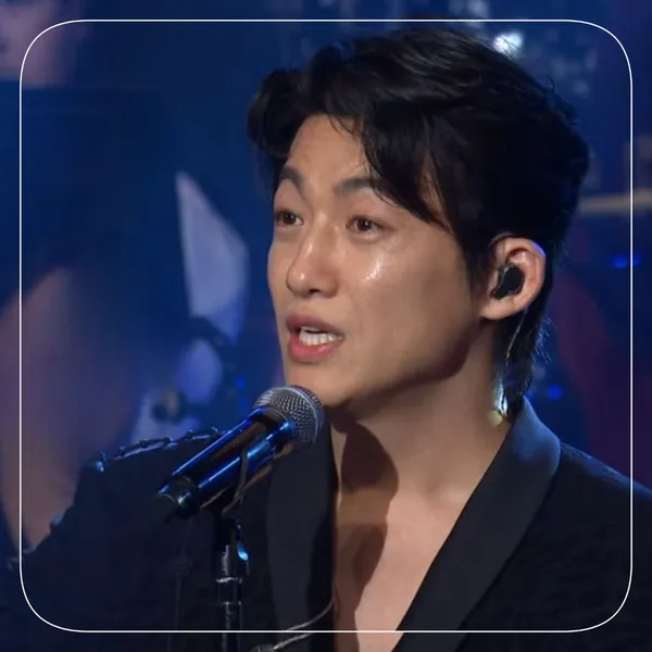 The most loved look of Shin Seungtae today