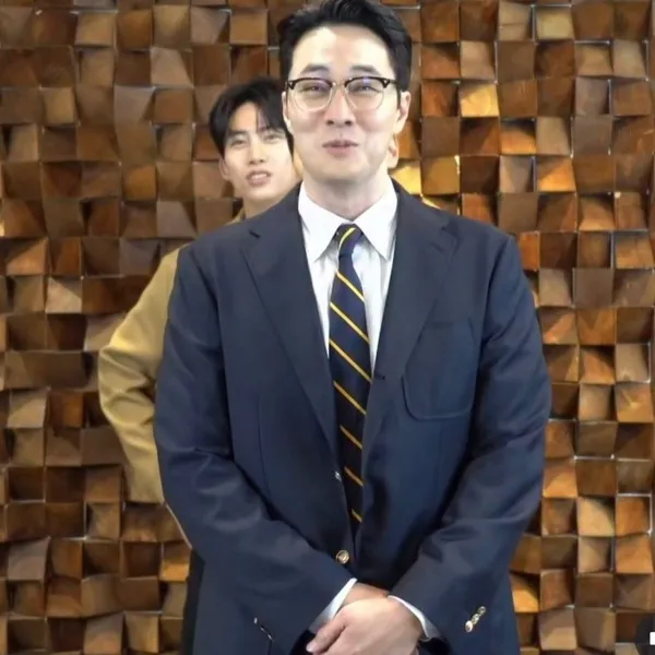 The most loved look of So Jisub today
