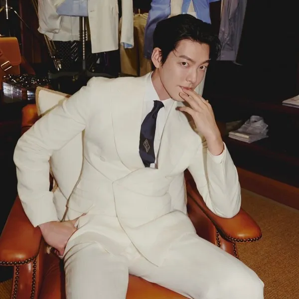 The most loved look of Kim Woobin today