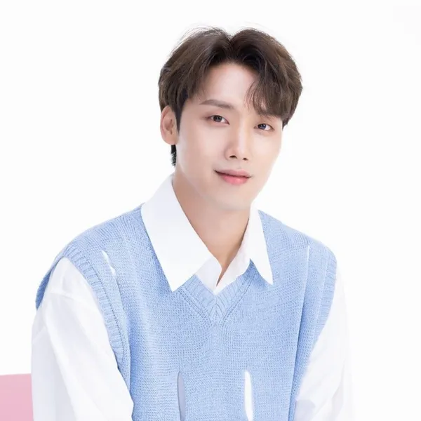 The most loved look of Choi Woojin today