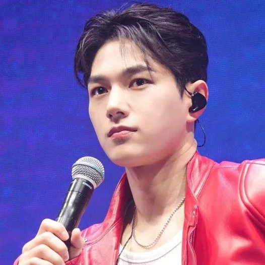 Top moment of Kim Myungsoo (L) chosen by fans