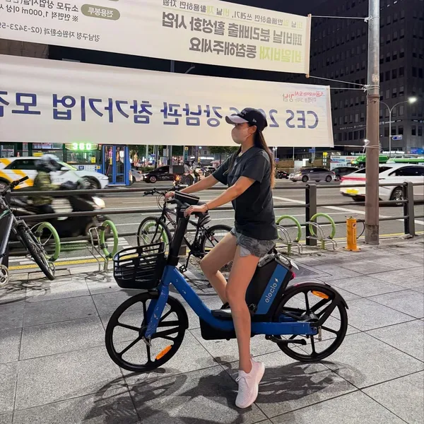 Popular photo full of fans’ love for Kim Heesun