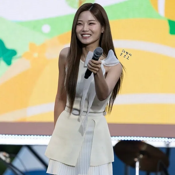 The most loved look of Bae Ahyeon today