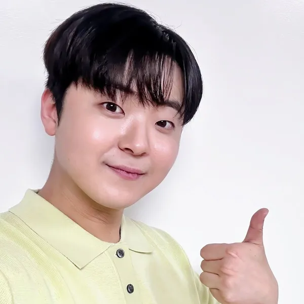 Popular photo full of fans’ love for Park Minsu