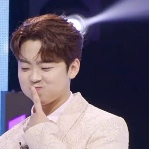 Popular photo full of fans’ love for Park Minsu