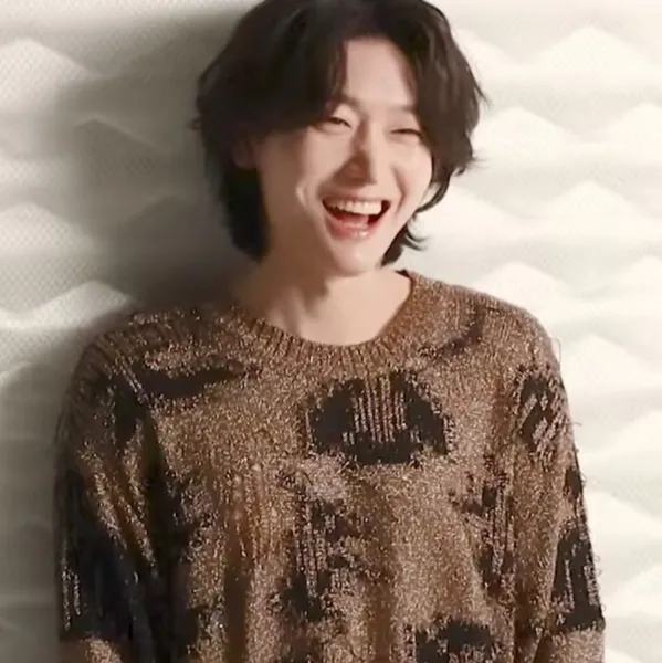 Popular photo full of fans’ love for Kim Yongbin