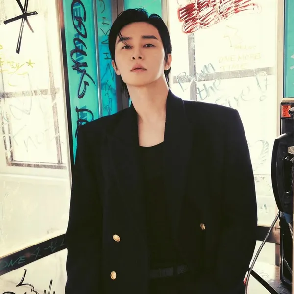 The most loved look of Park Seojoon today