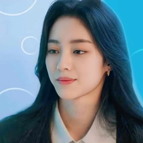 The most loved look of Kang Minah today