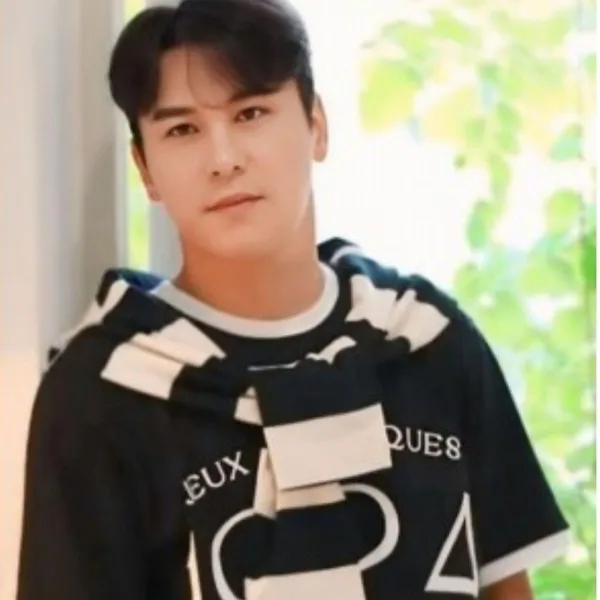 Popular photo full of fans’ love for Jang Minho