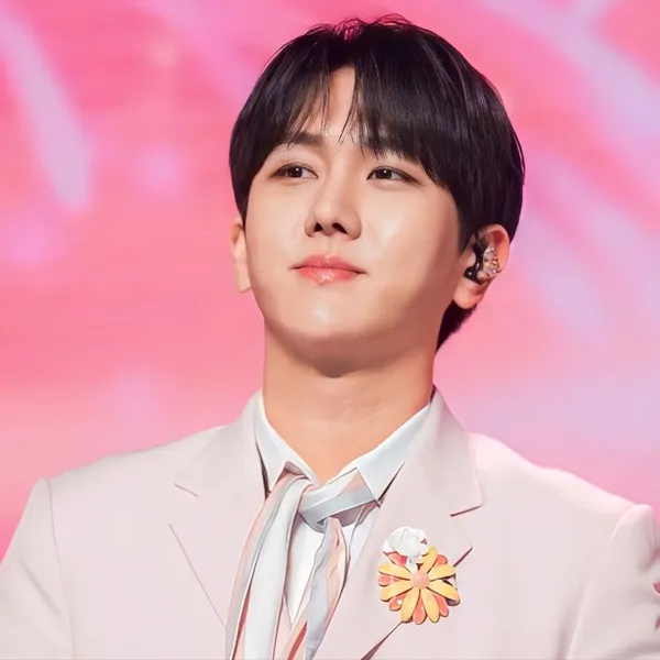 Popular photo full of fans’ love for Kim Soochan