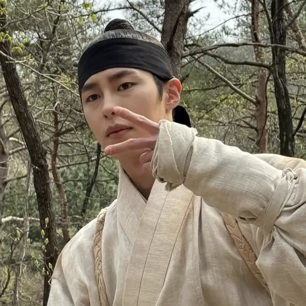 The most loved look of Lee Jaewook today