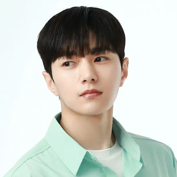 Top moment of Kim Myungsoo (L) chosen by fans