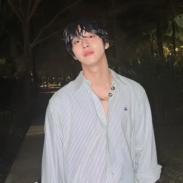 Popular photo full of fans’ love for Ahn Hyoseop