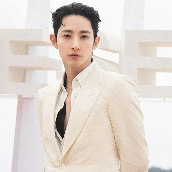 Popular photo full of fans’ love for Lee Soohyuk