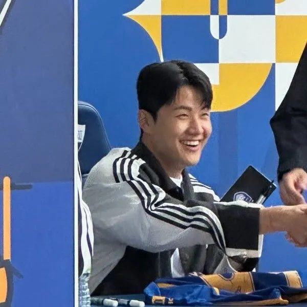 充滿粉絲愛的Seol Youngwoo人氣照片