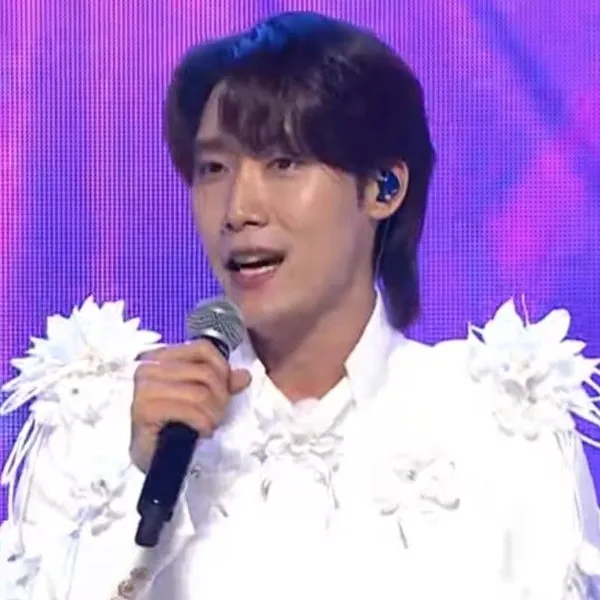The most loved look of Choi Woojin today