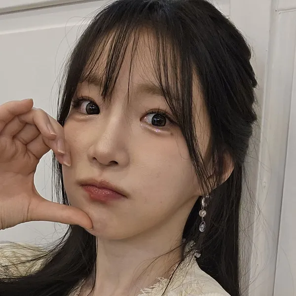 Popular photo full of fans’ love for Yeon Yuri