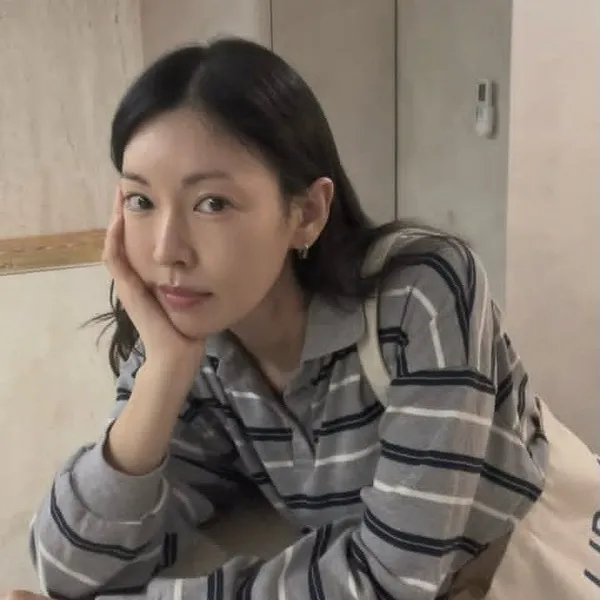 Penampilan Kim Soyeon (1980) yang paling disukai hari ini