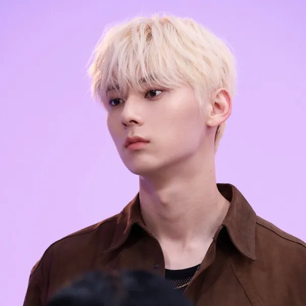 The most loved look of Hwang Minhyun today