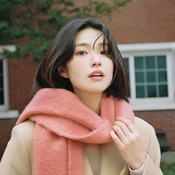 The most loved look of Ha Young today