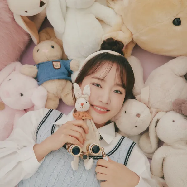 The most loved look of Younha today