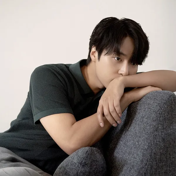 The most loved look of Yang Sejong today