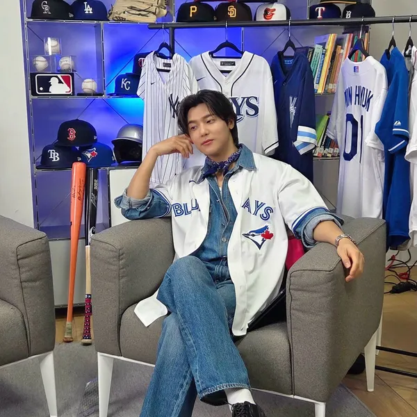 Popular photo full of fans’ love for Kang Minhyuk