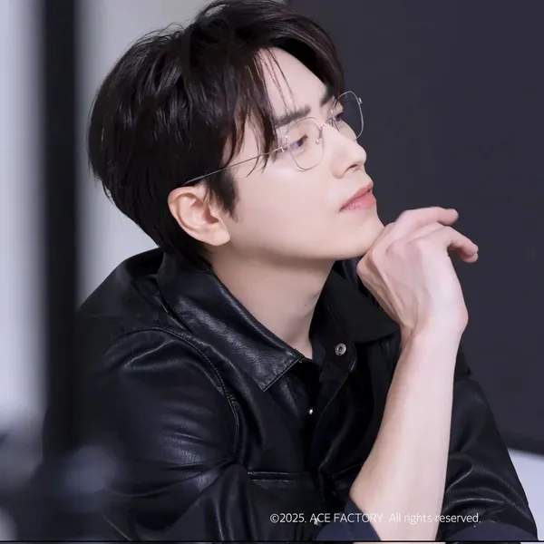 The most loved look of Lee Joonhyuk today