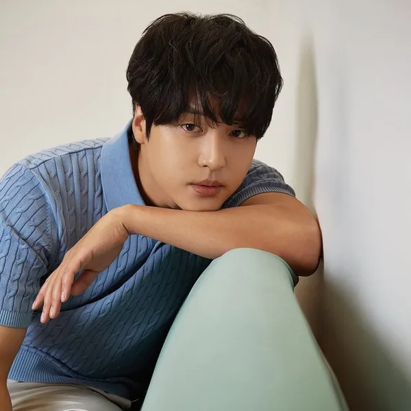 The most loved look of Yang Sejong today