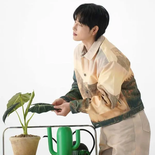 Popular photo full of fans’ love for Lim Siwan