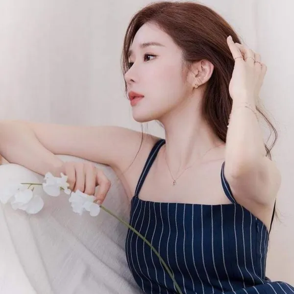 The most loved look of Yoo Inna today