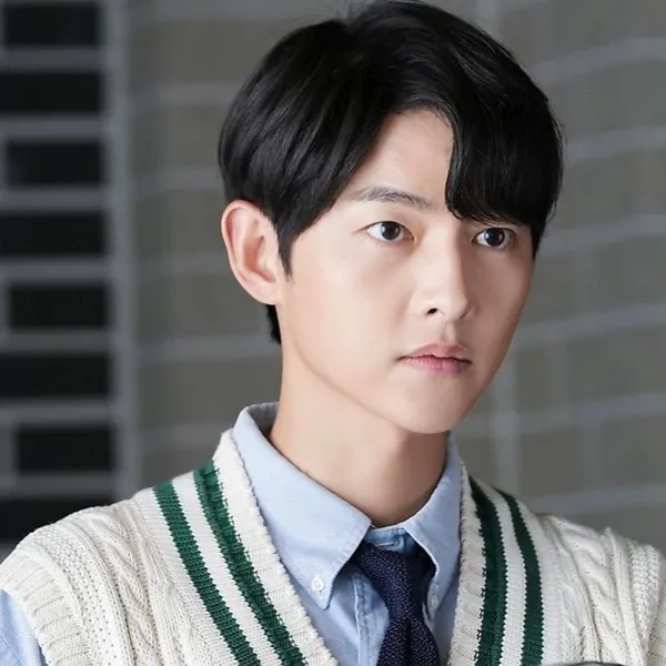 Popular photo full of fans’ love for Song Joongki