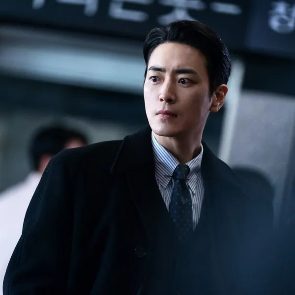 The most loved look of Lee Joonhyuk today