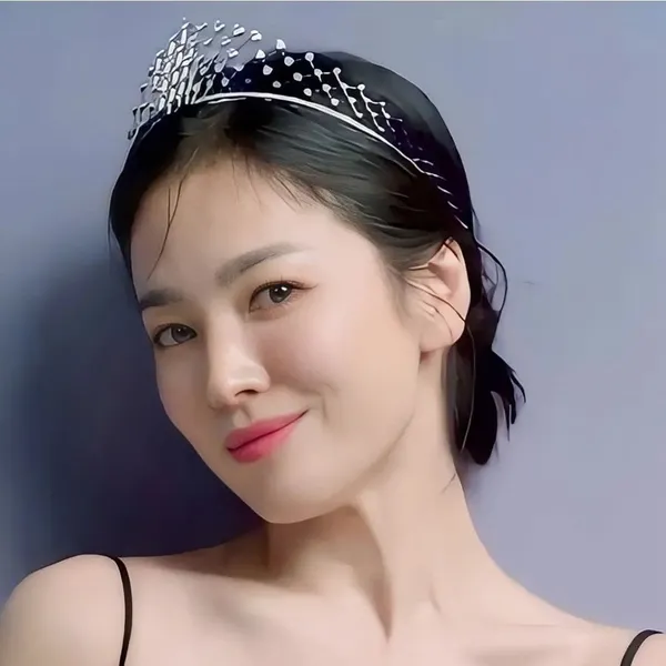 The most loved look of Song Hyekyo today