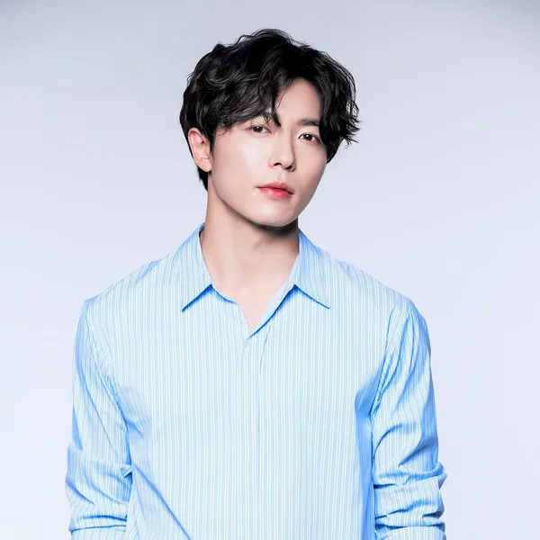 Popular photo full of fans’ love for Kim Jaewook