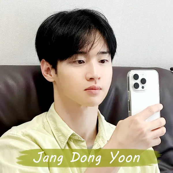 Popular photo full of fans’ love for Jang Dongyoon