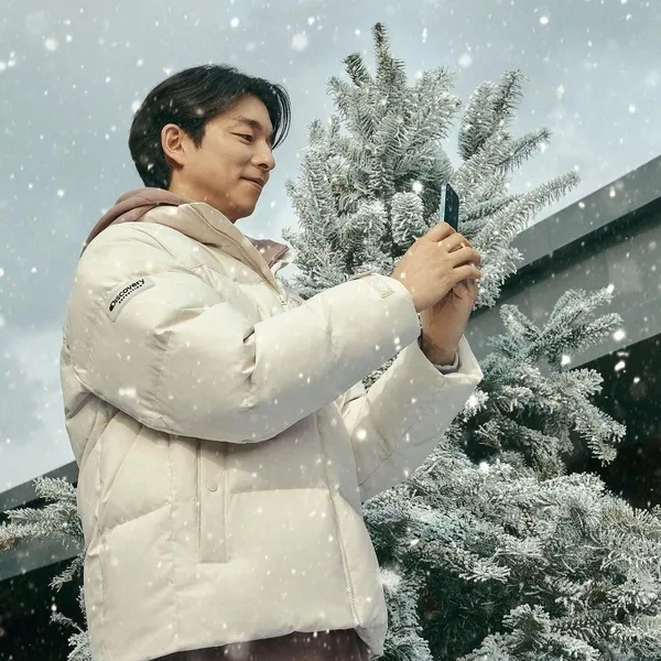 Popular photo full of fans’ love for Gong Yoo