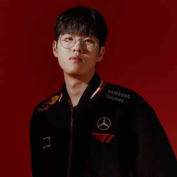 Popular photo full of fans’ love for Oner